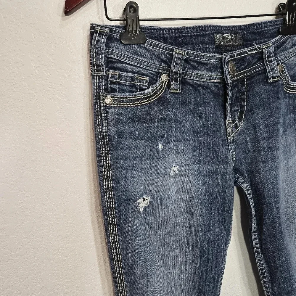 Silver 27 Twisted Capri Cropped Denim Distressed Jeans - Picture 3 of 10